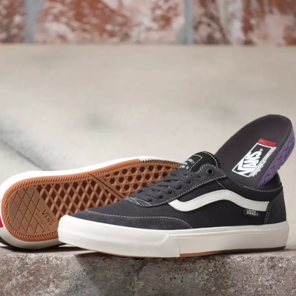 VANS GILBERT CROCKETT in RAVEN/MARSHMALLOW - Picture 9 of 9